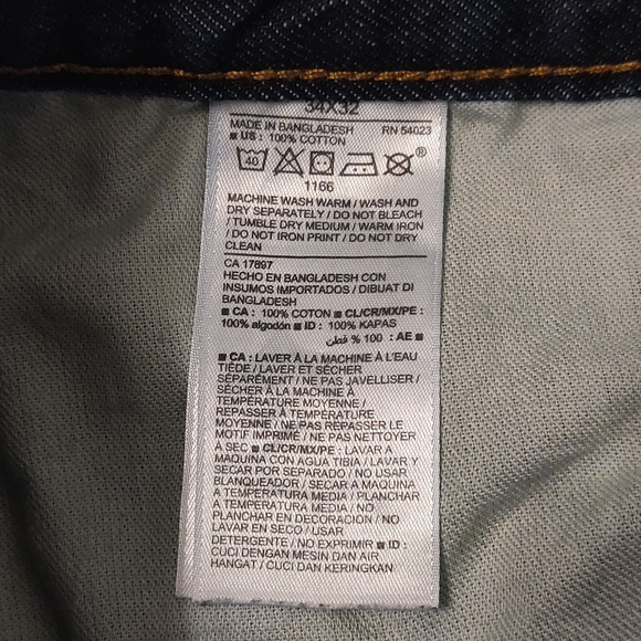 Old Navy 34X32 blue jeans. - Picture 5 of 6